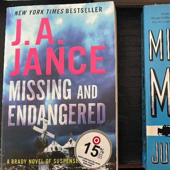 Books - ANY 4 FOR $6 - Patricia Cornwell, Julie Kramer, Cindy Gerard, & MORE - Picture 2 of 7